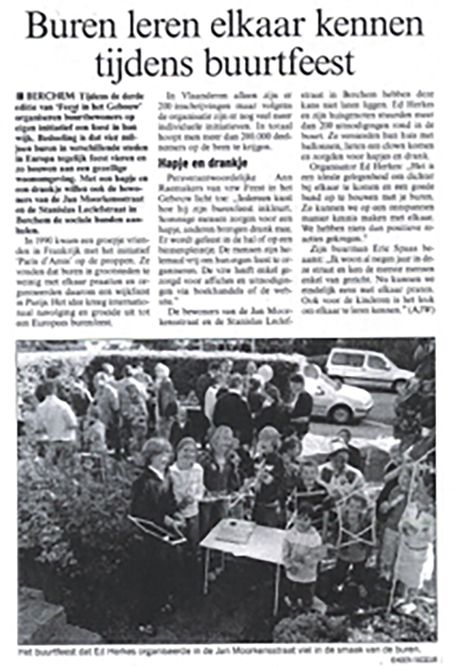 Het Volk (Kempen edition), 2 June 2005. Berchem: street party in Jan Moorkensstraat and Stanislas Leckebusstraat. Low-quality scan: transcription made as close to the document as possible. The Flemish name of the campaign is 'Feest in het Gebouw' (also 'Dag van de buren').