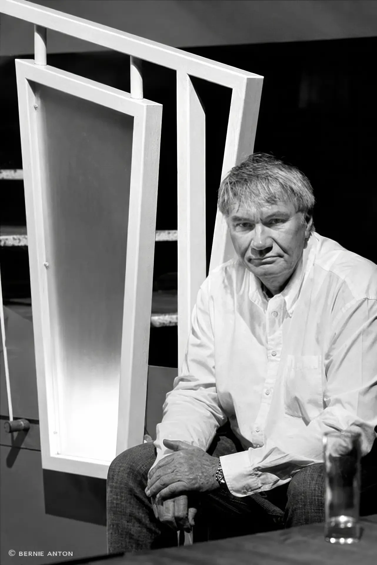 Paul Sterck, cofondateur du Mirano Continental, fondateur de l'agence KCC, et en fin de compte le patron de Carl De Moncharline. Photographie © Bernie Anton.
