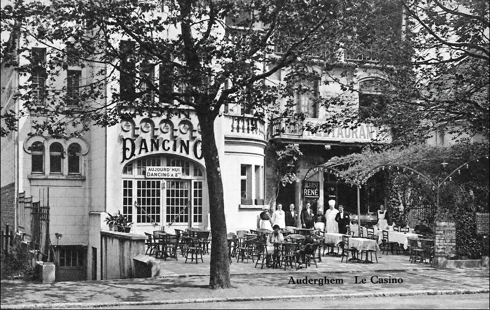 Le Casino d'Auderghem, boulevard du Souverain, avant Les Gémeaux et Le Canotier. Une institution du quartier : d'abord dancing avec sa terrasse, puis cinéma Lex de 1937 à 1939, ensuite cinéma Casino jusqu'en 1965, avant de redevenir une salle de danse sous les noms Les Gémeaux, Le Canotier puis Le Cactus.