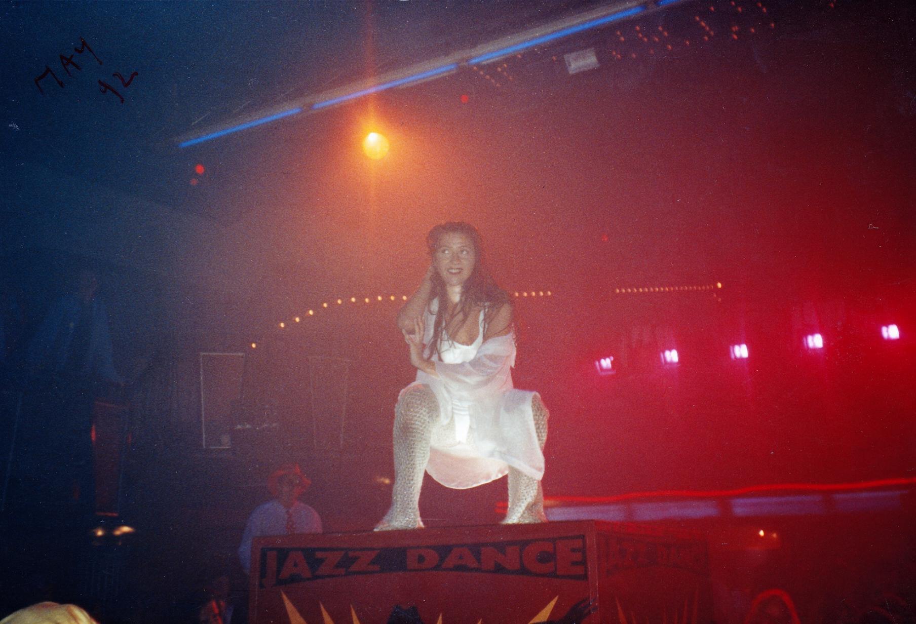 Performance lors d'une Acid Jazz Party au Mirano Continental, mai 1992.