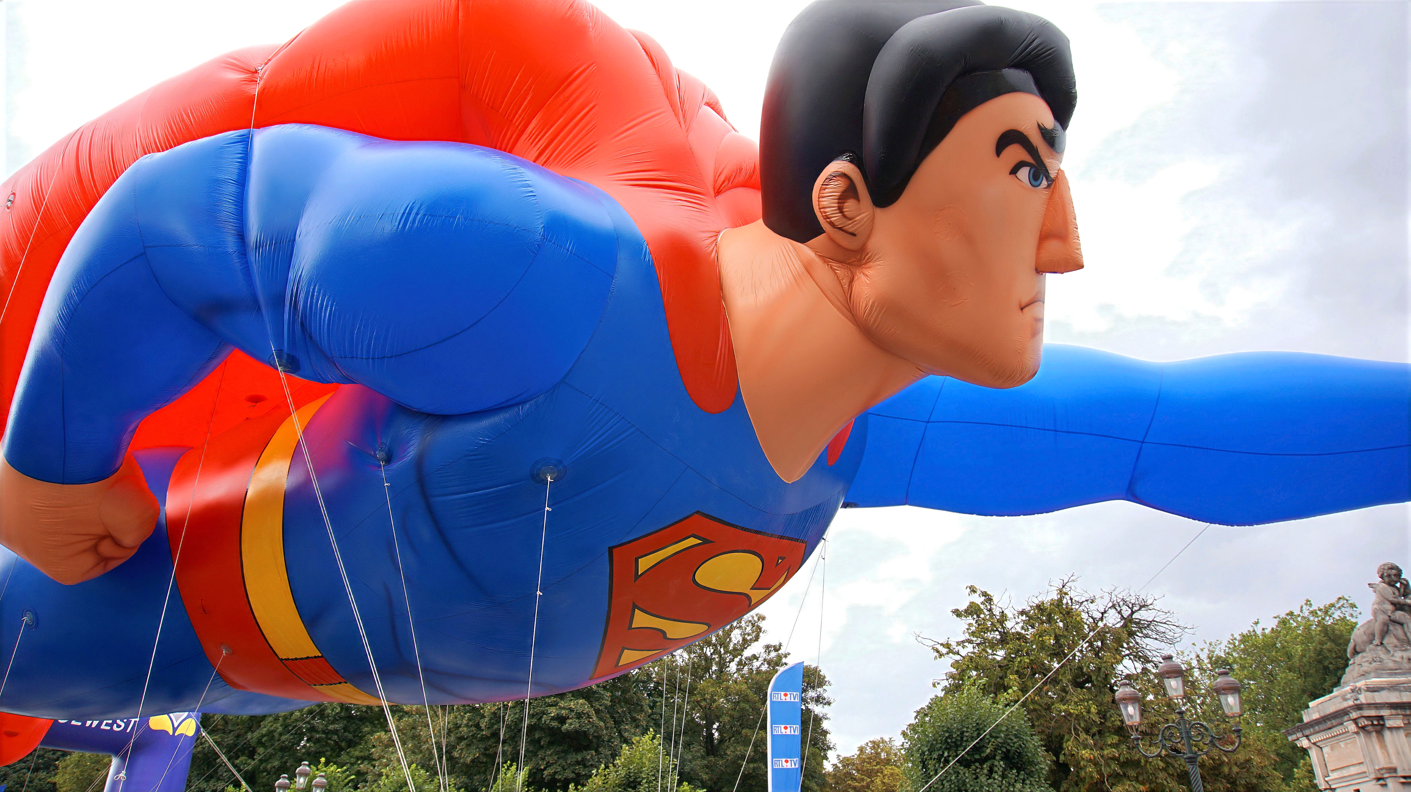 Balloon’s Day Parade photographiée par Miguel Discart et Kiri Karma, Fête de la BD, Bruxelles, 7 septembre 2013.
